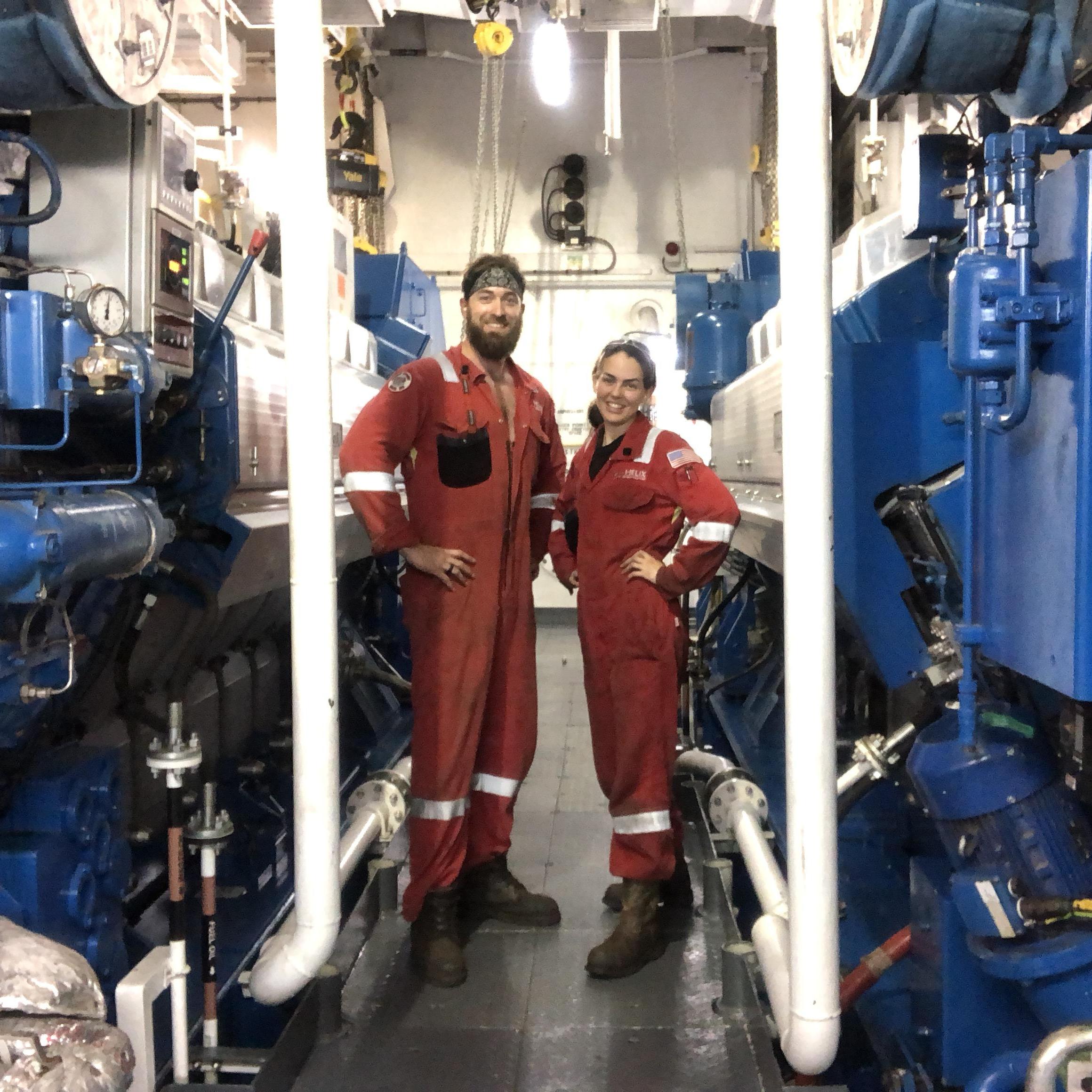 Working together in the engine room on the Q5000