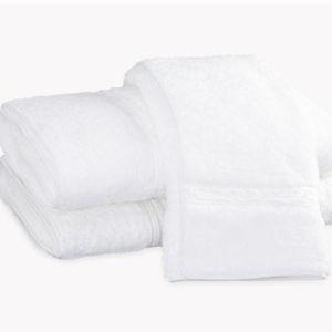 Bel Tempo Bath Sheets (White/White)