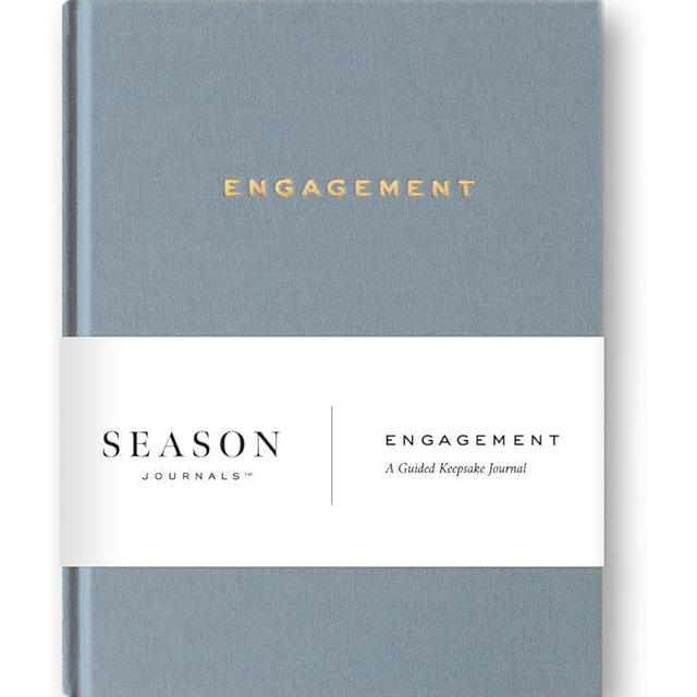 Engagement Journal for Couples – Wedding Planning & Memory Book with Guided Prompts – Proposal to I Do Keepsake – Bride to Be Gift, Engagement Gift for Partners – Modern Minimalist Design