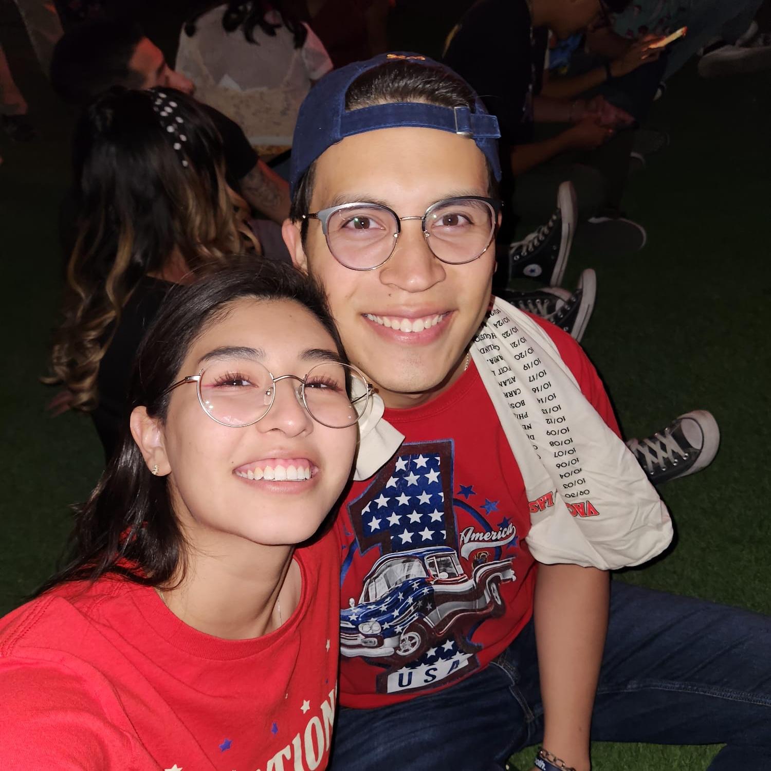 This was our first concert together, where we saw Vacations perform! 
Este fue nuestro primer concierto juntos, donde vimos a Vacations!