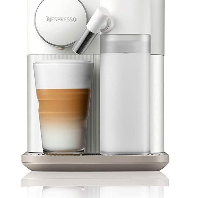 Nespresso by De'Longhi EN650W Gran Lattissima Original Espresso Machine with Milk Frotherby De'Longhi, Fresh White