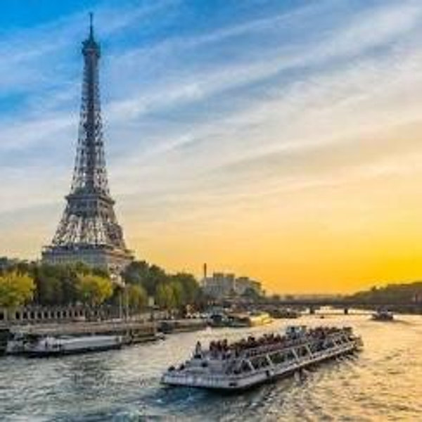🌊 Seine River Dinner Cruise – “Paris by Twilight”
