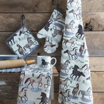 All the Pretty Horses Kitchen Linens