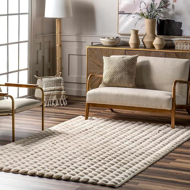 nuLOOM Jeni Solid Faux Rabbit Machine Washable Area Rug, 7' 6" x 9' 6", Beige