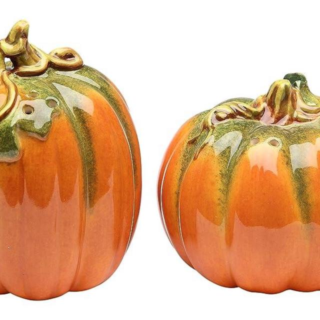 Cg 10364 Orange Pumpkin Shape Design Salt and Pepper Shaker Collectible