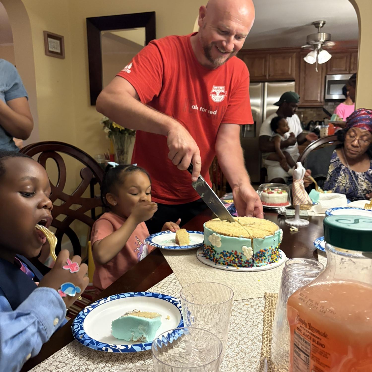 The official cake cutter of the family
