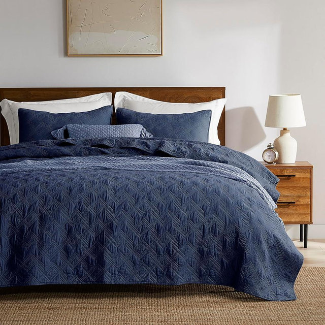 WDCOZY 100% Cotton Queen Size Quilt Set - Navy Blue Pre-Washed Soft Lightweight Modern Bedspread, Farmhouse Country Rustic Coverlet, Textured Like Linen, Shabby Chic Gauze Bedding, 3 Pieces