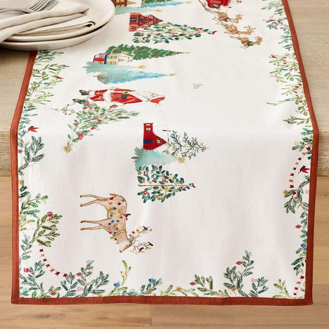 Christmas in the Country Santa Cotton/Linen Table Runner, 18x108" - Green