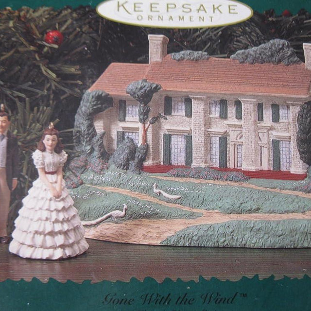 Gone With The Wind 3 pc Hallmark Ornament set with Tara House, Scarlett and Rhett