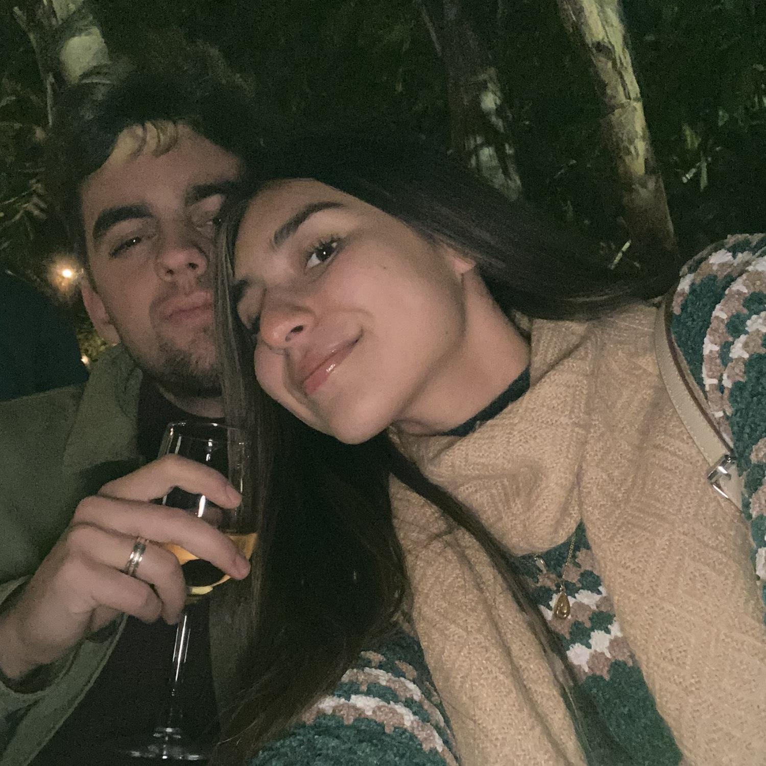 14/01/2023
Fuimos por “unas copas” con los amigos de Quique.