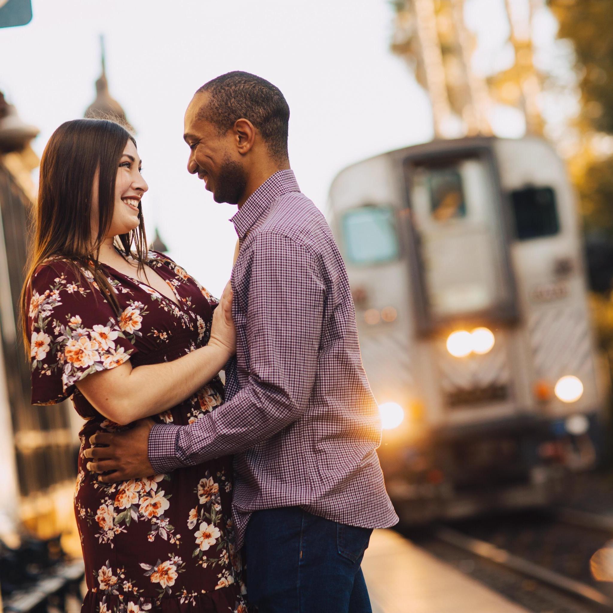 ENGAGEMENT PHOTOS - ROBBIE SNYDER PHOTOGRAPHY
