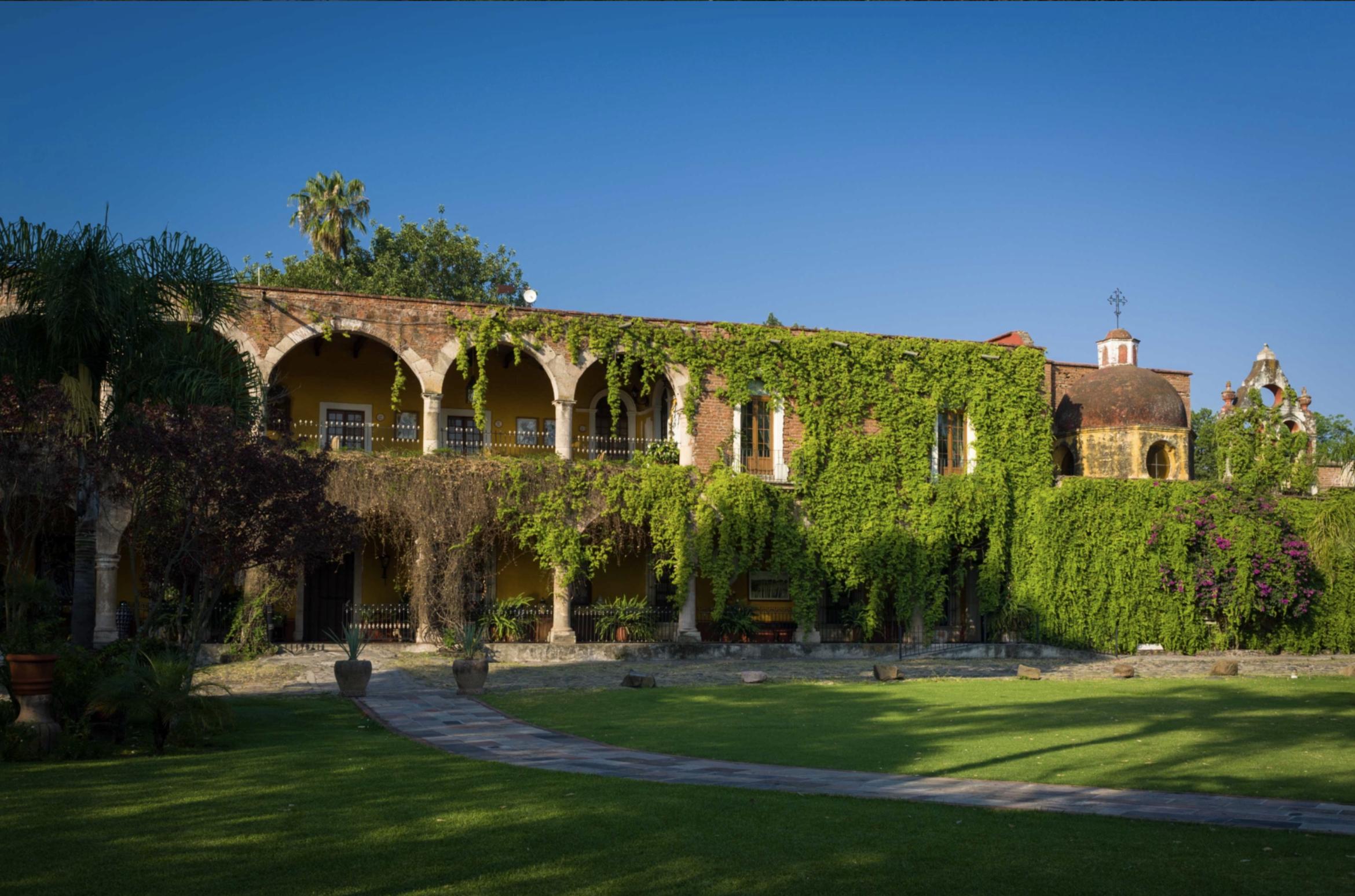 The Wedding Website of Isabella Barta and Michael Sharp
