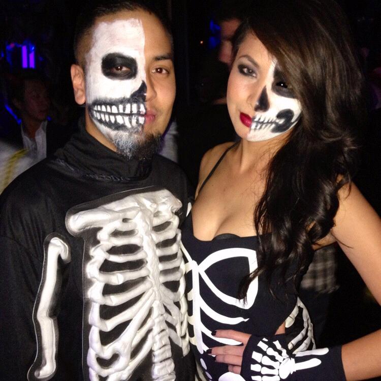 Halloween as skeletons 💀
