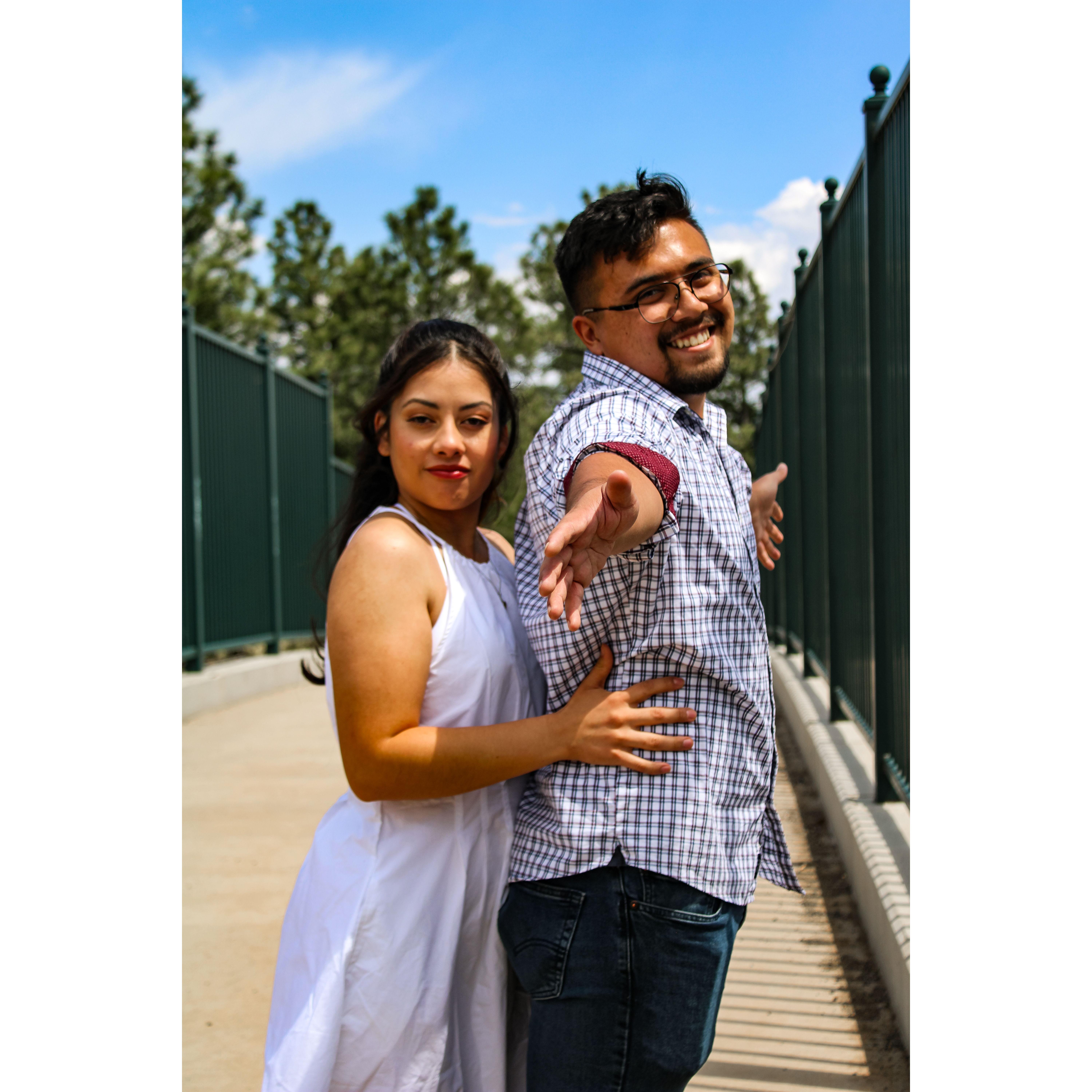 Titanic pose