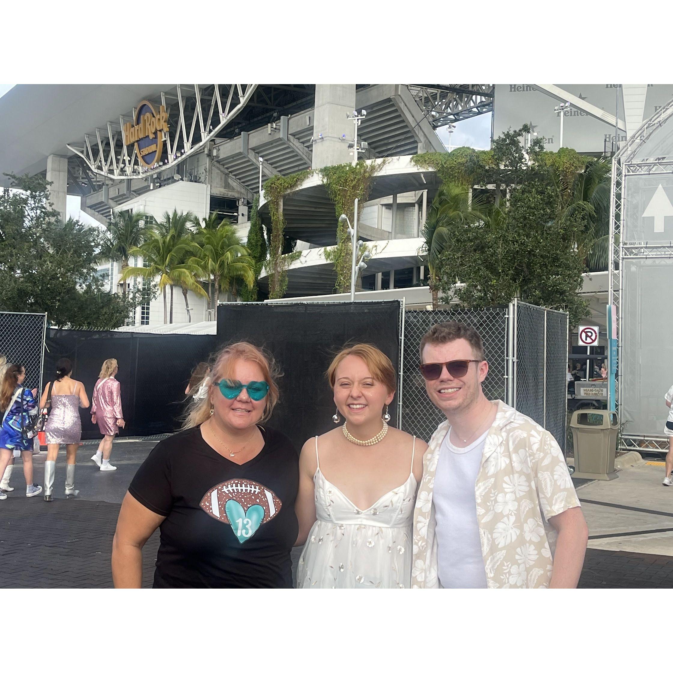 Seeing Taylor again (we might have a problem) to celebrate our engagement from the day before—best way to keep the magic going! 💍🎶
