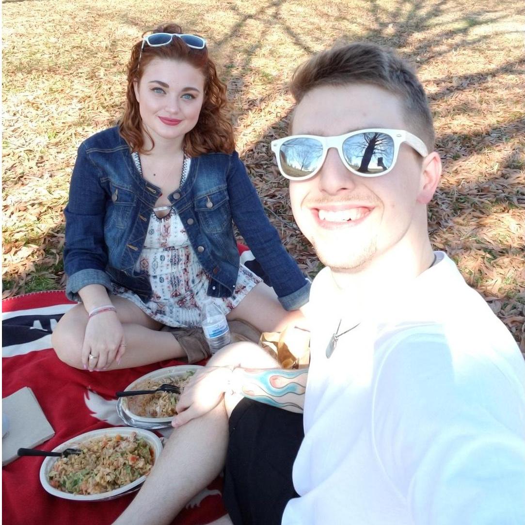 WORLD. FAMOUS. CHIPICNIC.