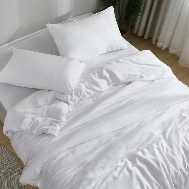 DOZ Sheet Set, 100% Viscose derived from Bamboo, Organically Grown, Buttery Soft, Cooling Sheets, High GSM, Deep Pockets - 4pc - 2 Pillowcases 1 Fitted 1 Top Sheet (Snow, Cal King)