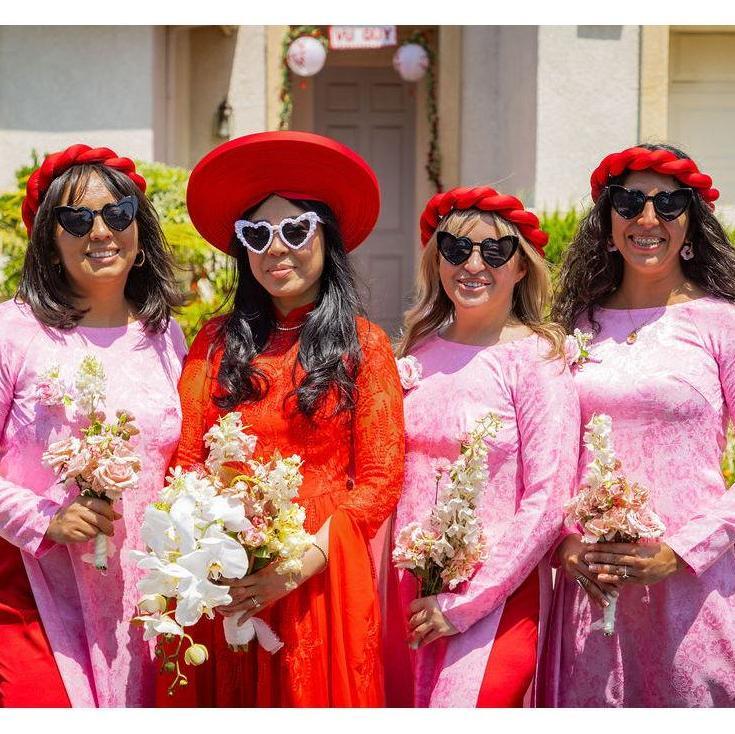 Minhhieu and her bridesmaids