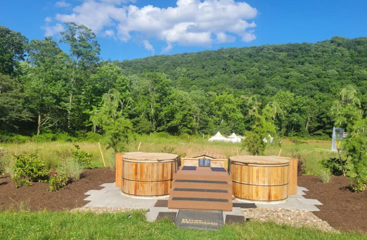 The Wedding Website of Danni Elliot and Rocco Iannetta