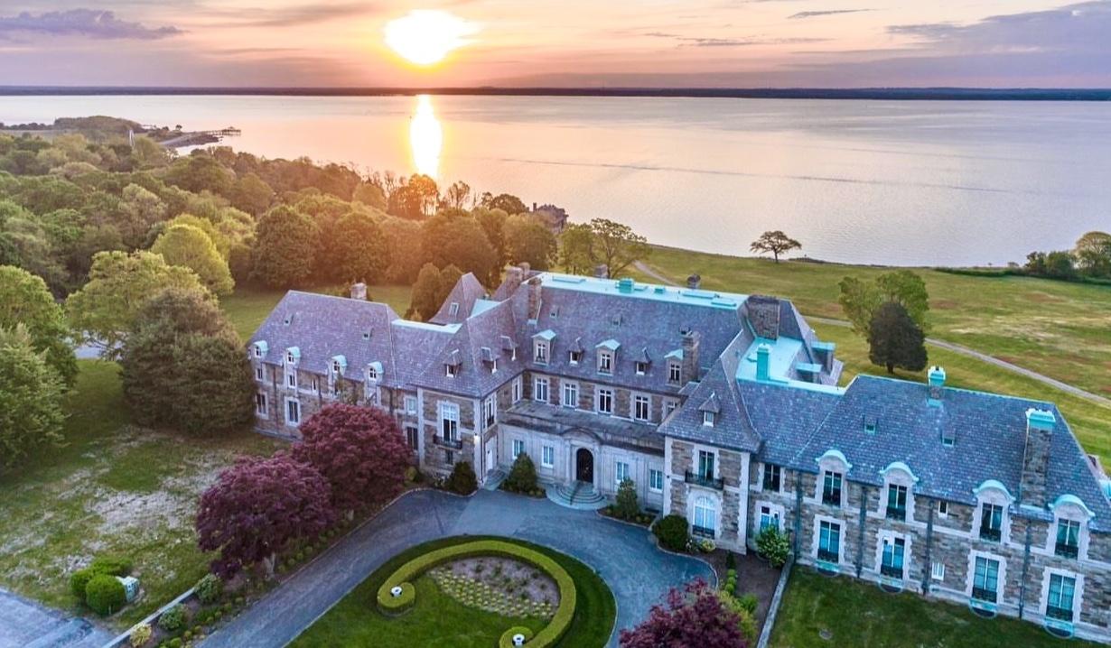 The Wedding Website of Meghan Elizabeth Phelan and Ryan Alec Moskos