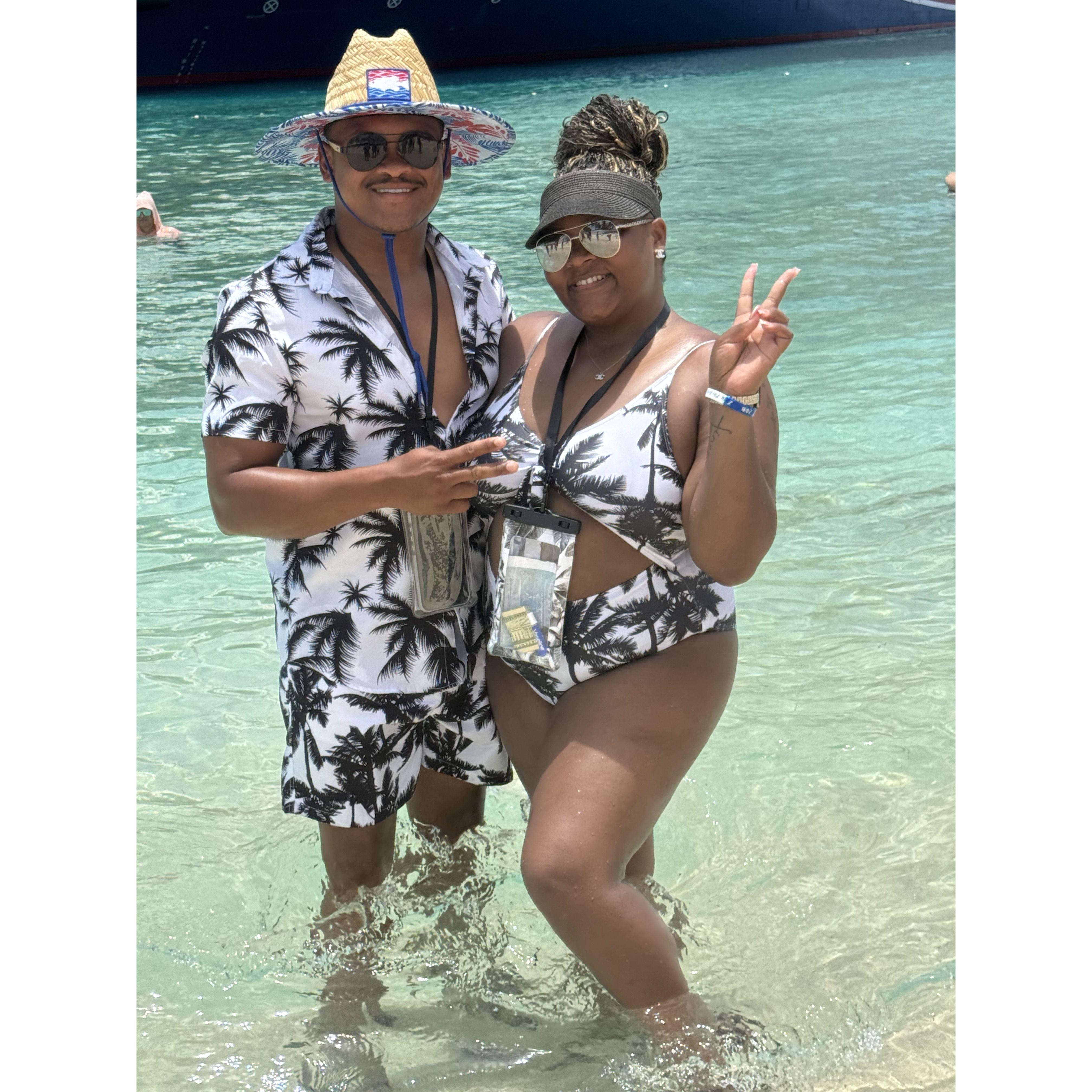 We all know whose idea the matching swim wear was 🤣