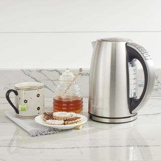 Cuisinart, 1.7 L PerfectTemp Cordless Electric Kettle CPK-17P1 | Zola