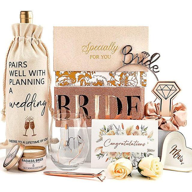 NOVITAR Engagement Gifts For Women- Bride To Be Newly Engaged Gifts For Her, Bridal Shower Gifts, Fiancée Future Mrs Box Set, Wedding Gifts Basket, Engaged Party Gifts Idea