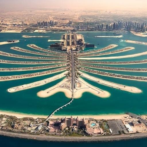 Day at Palm Jumeirah in Dubai