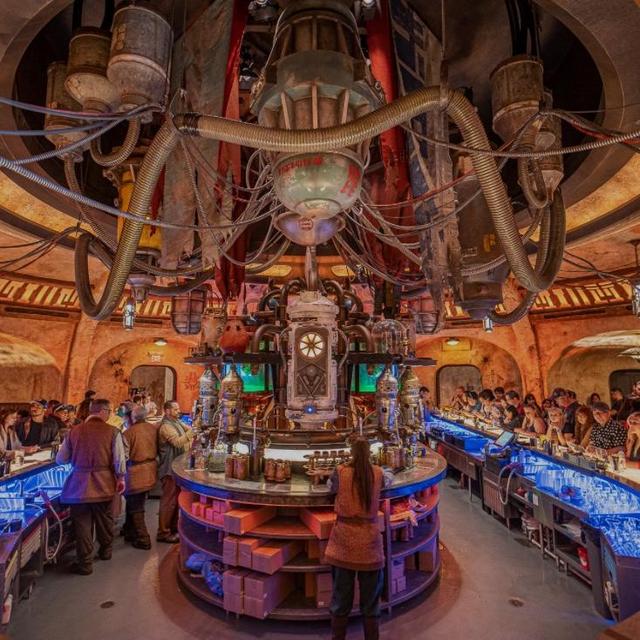Drinks at Oga’s Cantina in Disneyland
