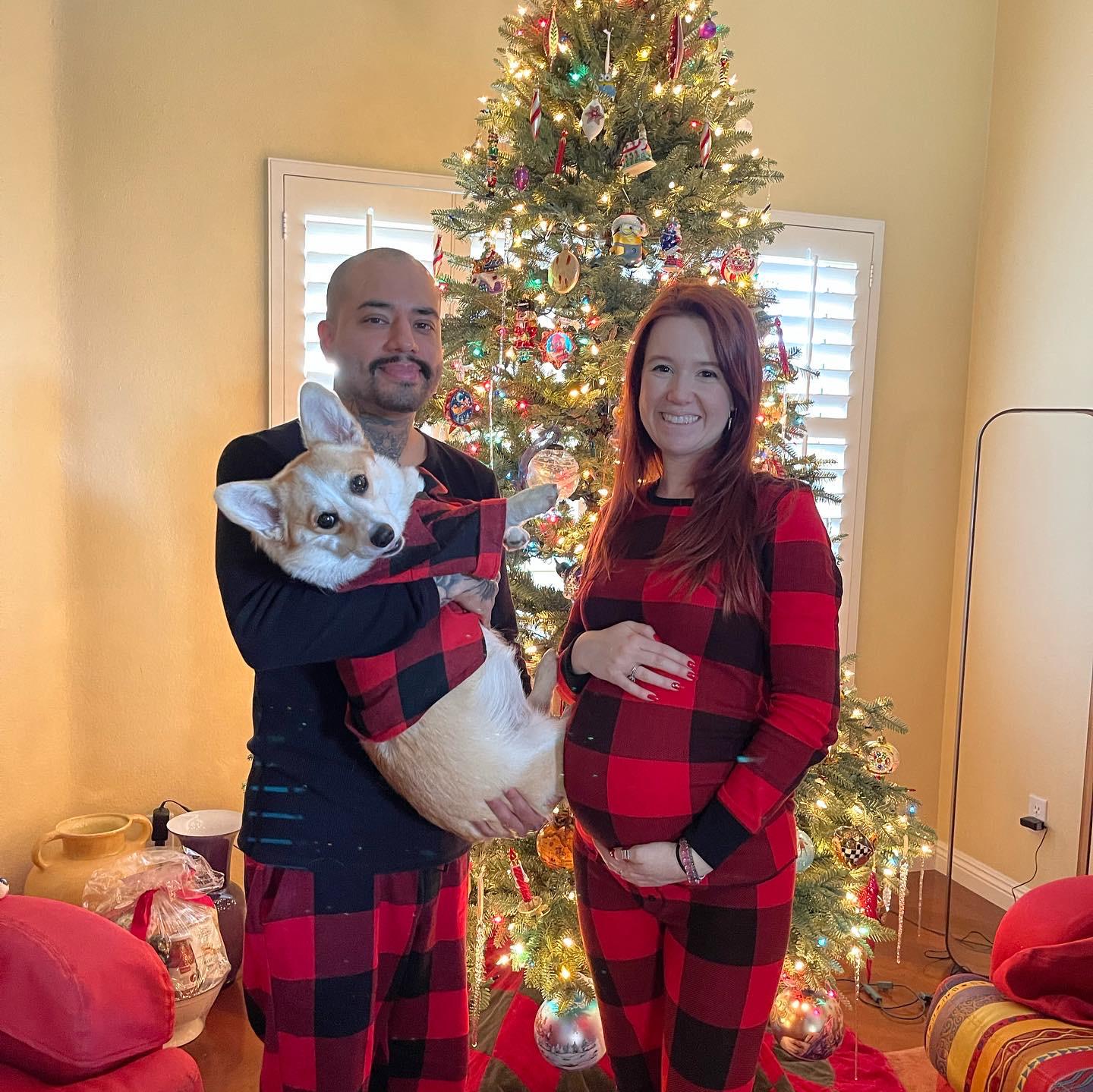 December 25, 2022 - 7 Months Pregnant at Christmas