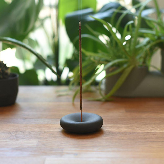 Eve Ceramic Incense Holder Black