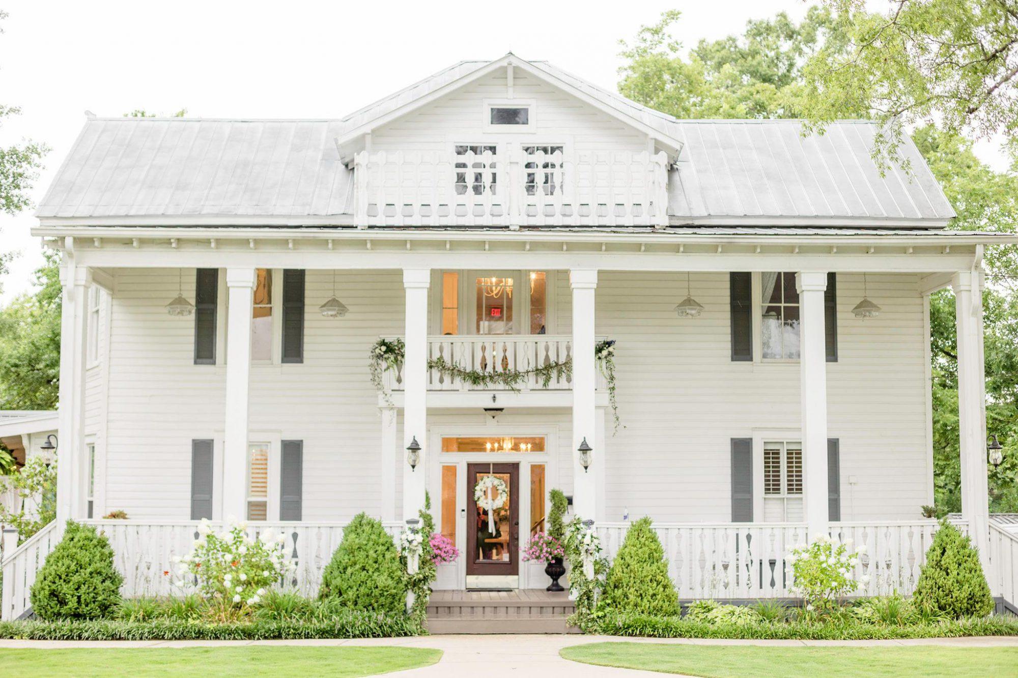 The Wedding Website of Laura Parr and Nick Waldrop 