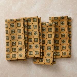 Pierce & Ward Printed Napkin Sets - Golden Oak Grid