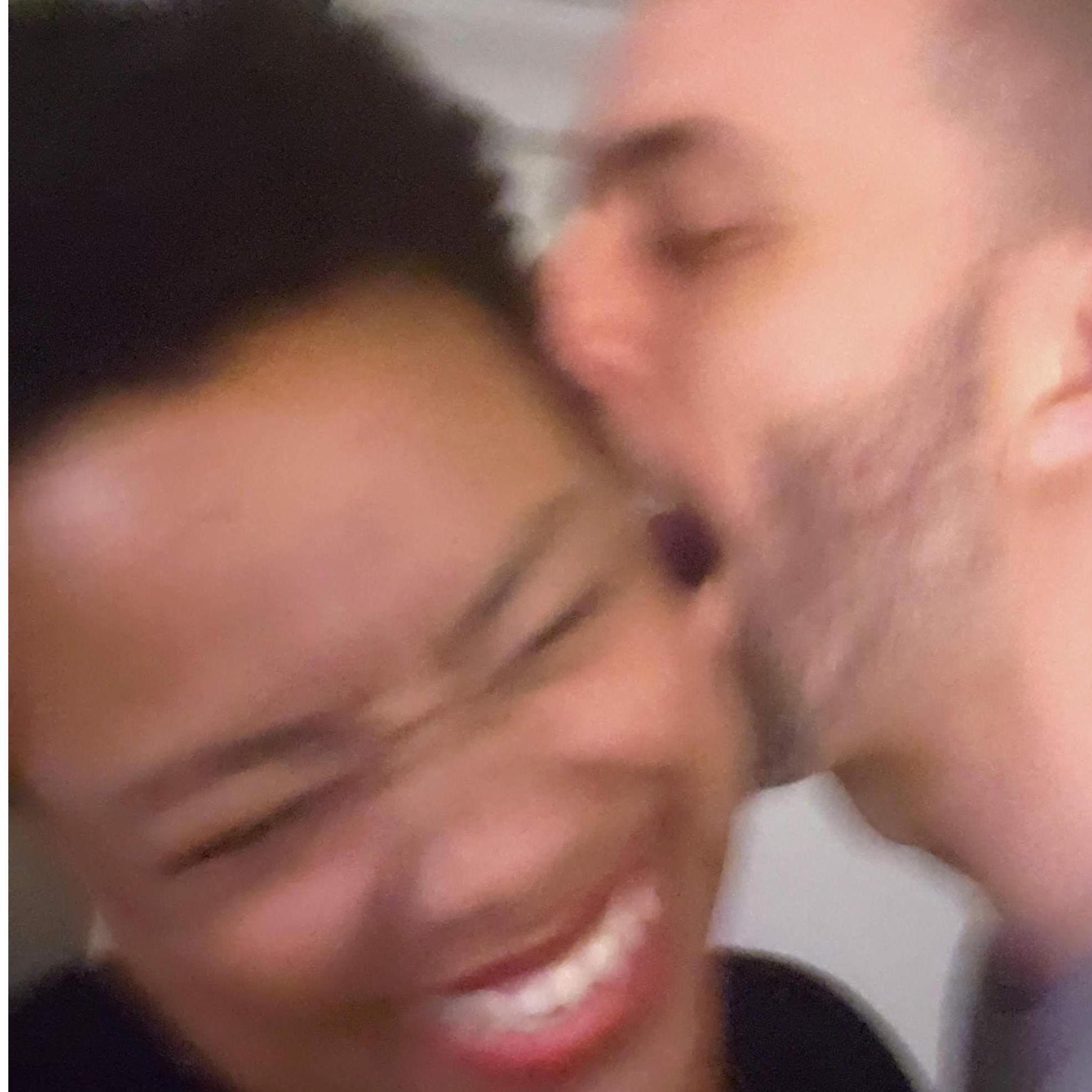 Blurry nom!