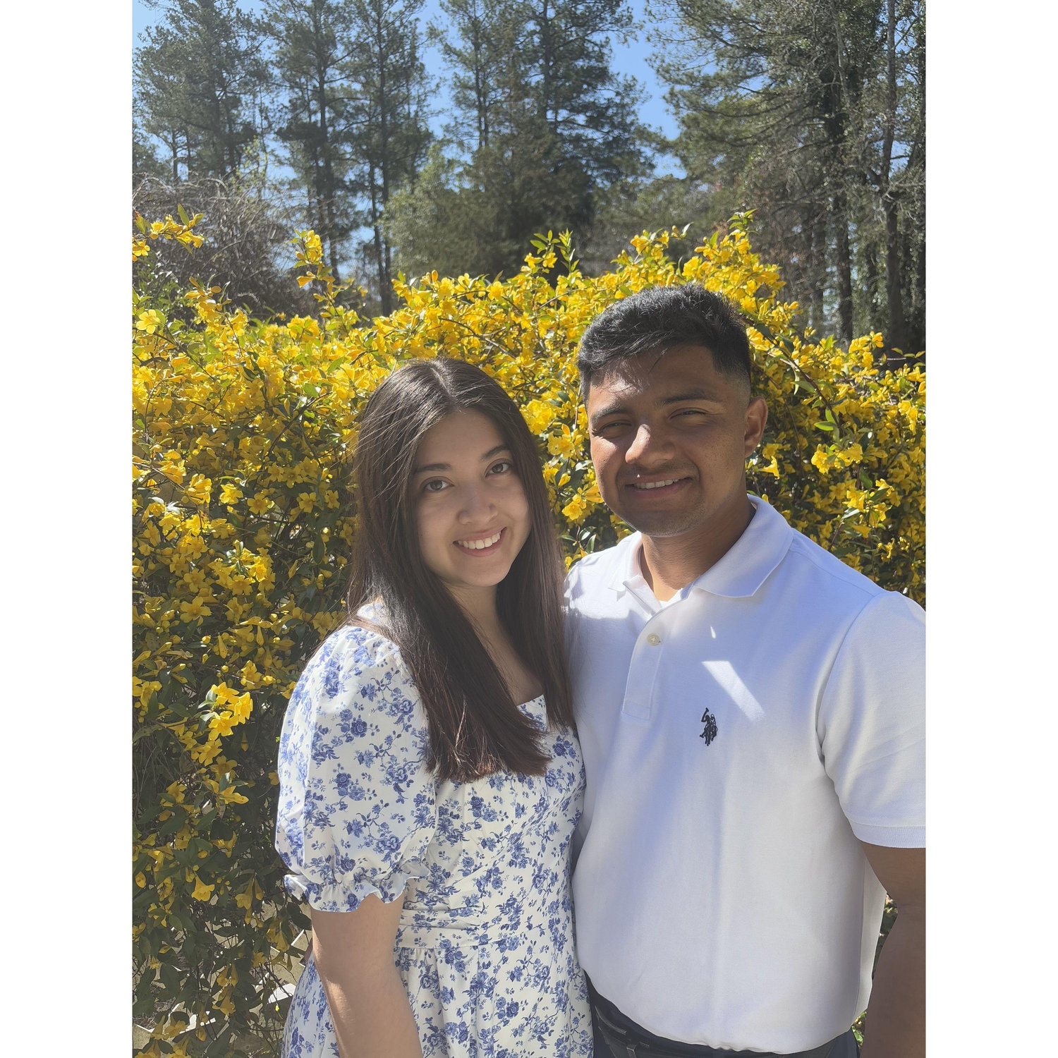 "El que no ama, no ha conocido a Dios, porque Dios es amor."
1 Juan 4:8: