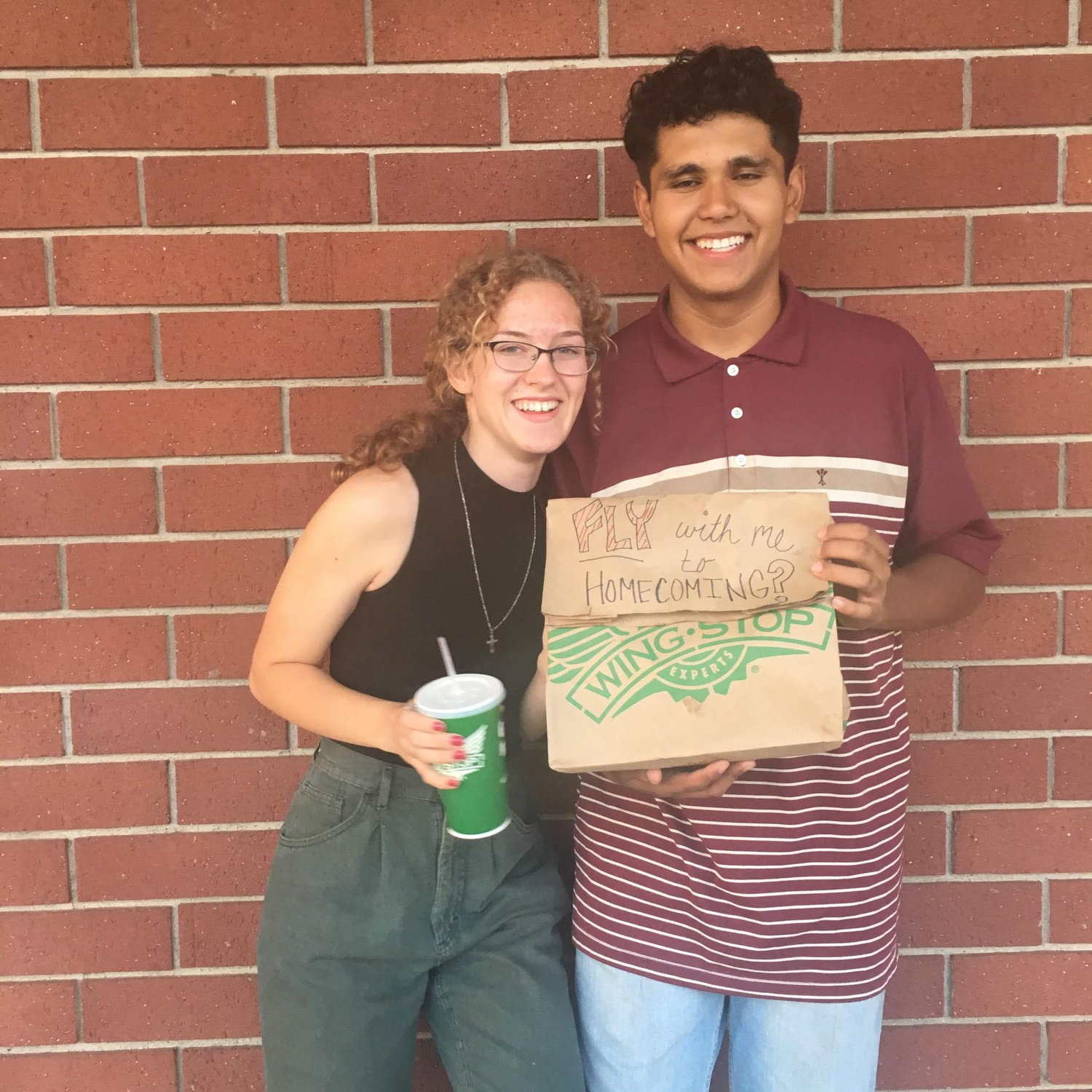 Jessa asks Julian to Homecoming / Jessa le pide a Julian que vaya con ella al baile de Homecoming (2018)