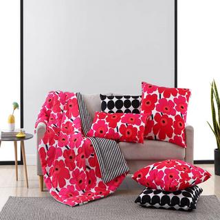 Pieni Unikko Throw Blanket