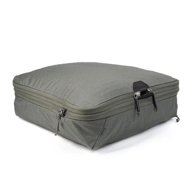Peak Design Ultralight Mesh Packing Cube, Sage, Stretchy Mesh Luggage Cube with Strap Attachment Points and Luggage Pass Throughs, Zipper Opening, Travel Organizer for Men and Women, Size M