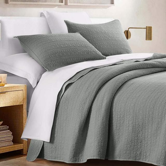 HORIMOTE HOME Quilt Set King Size Grey, Classic Geometric Spots Stitched Pattern, Pre-Washed Microfiber Chic Rustic Look, Ultra Soft Lightweight Quilted Bedspread for All Season, 3 Pieces