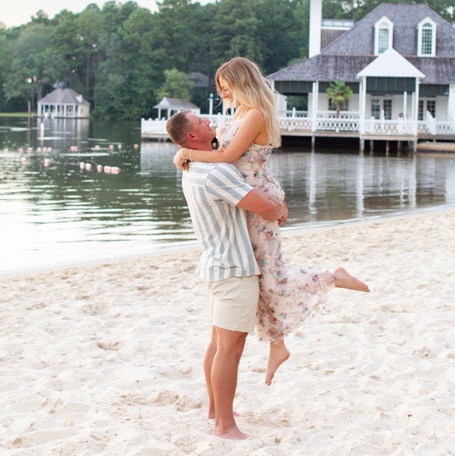 Engagement Photos by Angela and Halle Photography