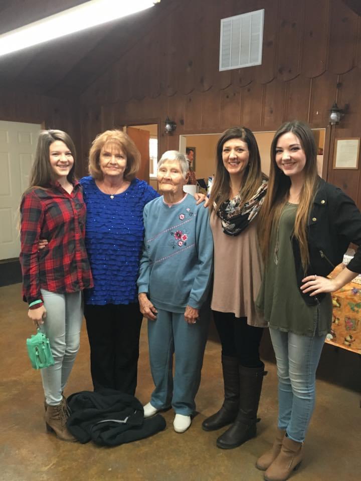 One photo, four generations. Flossy Haddox (middle) great grandmother to bride was aged 100 in this photo. Her daughter Kwana to her left and the bride’s mother, Kristy to her right.