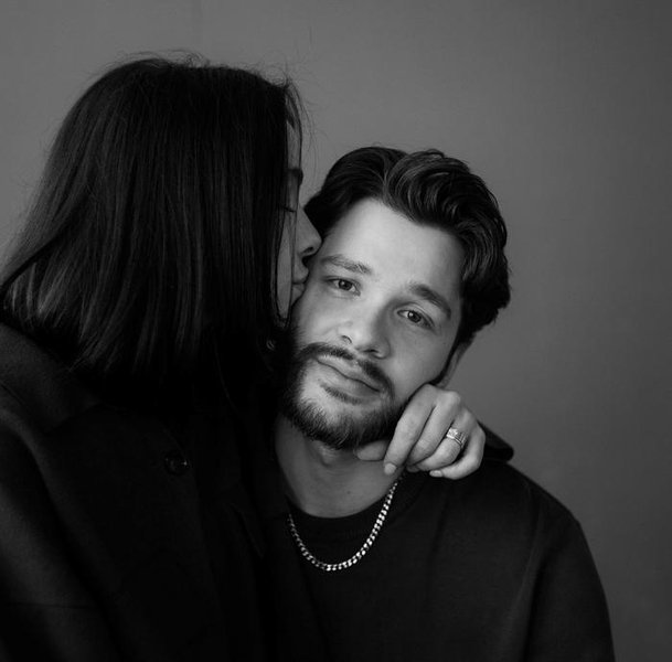 Dillon Multiphoto | Black | Zola Save The Dates
