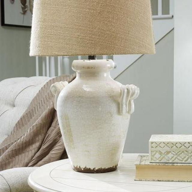 Emelda Cream Ceramic Table Lamp (1/CN)