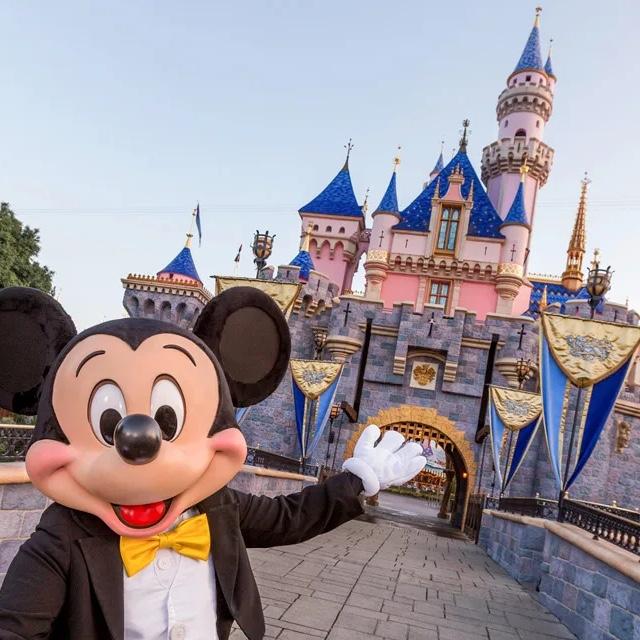 Familymoon- Disneyland with Liam