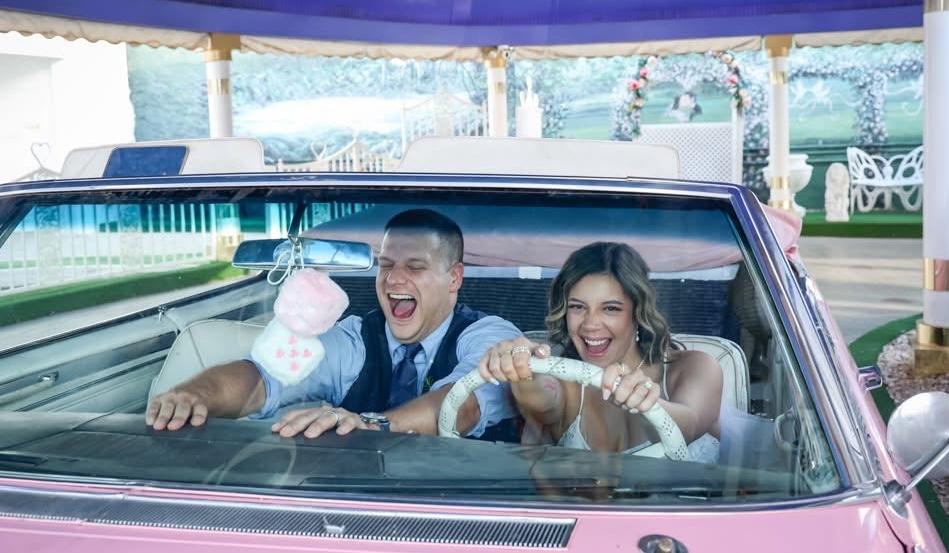 The Wedding Website of Viviana Rodriguez and Lucas Brandt