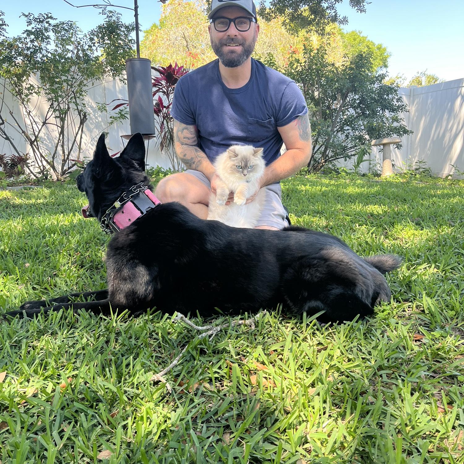 Brennen, feat. Raven & Calli