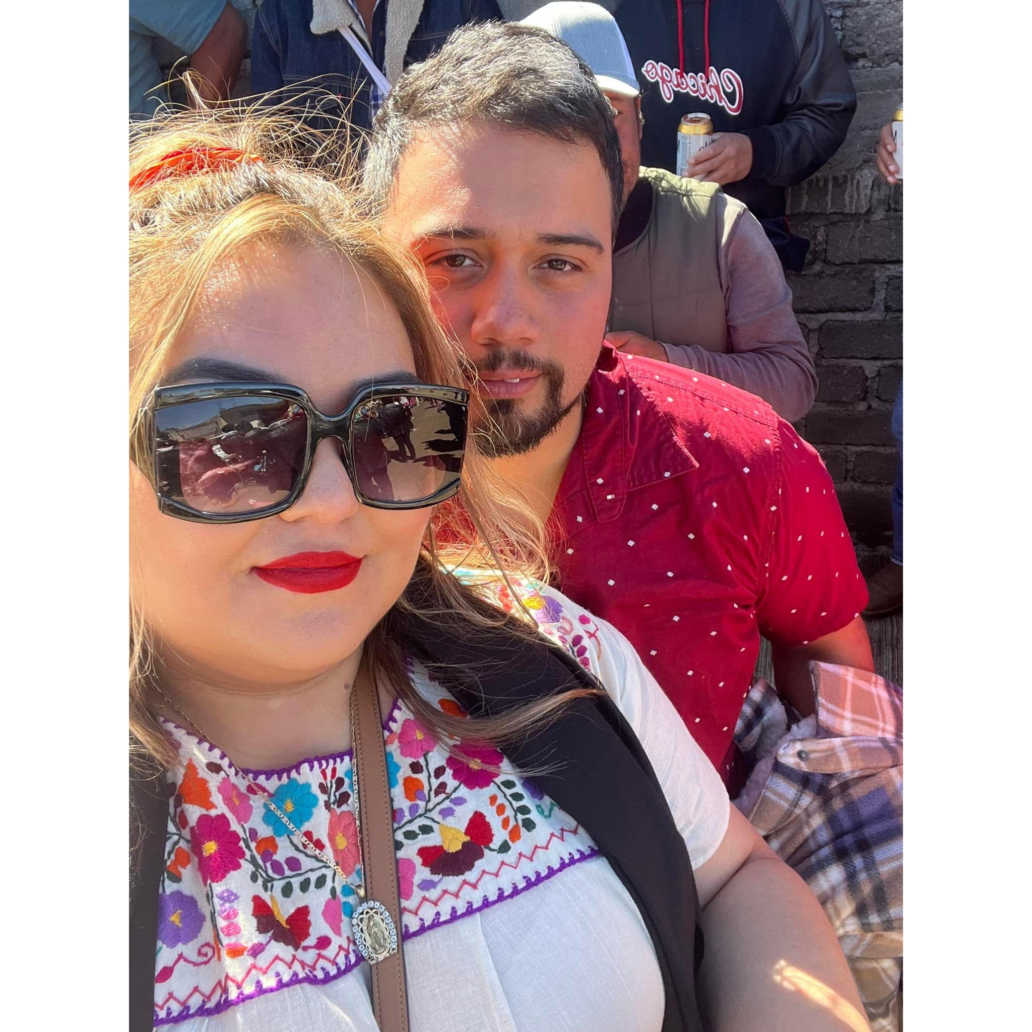 Disfrutando de la fiesta ene le rancho de mi apa