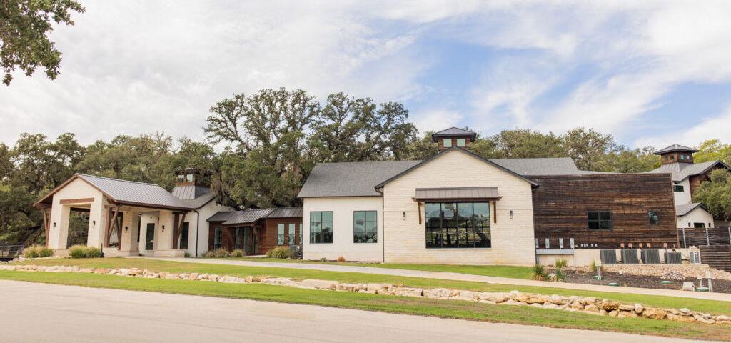 The Wedding Website of Rileigh Oliver and Hunter Parish