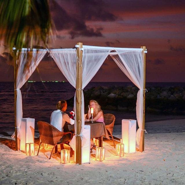 Romantic Beach Dinner in Maldives