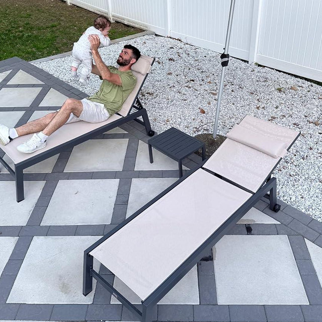 PURPLE LEAF Outdoor Lounge Chair Set of 3 Patio Chaise Pool Lounger Aluminum Frame with Side Table and Wheels for Outside Sunbathing Tanning Recliner Including Pillows Beige